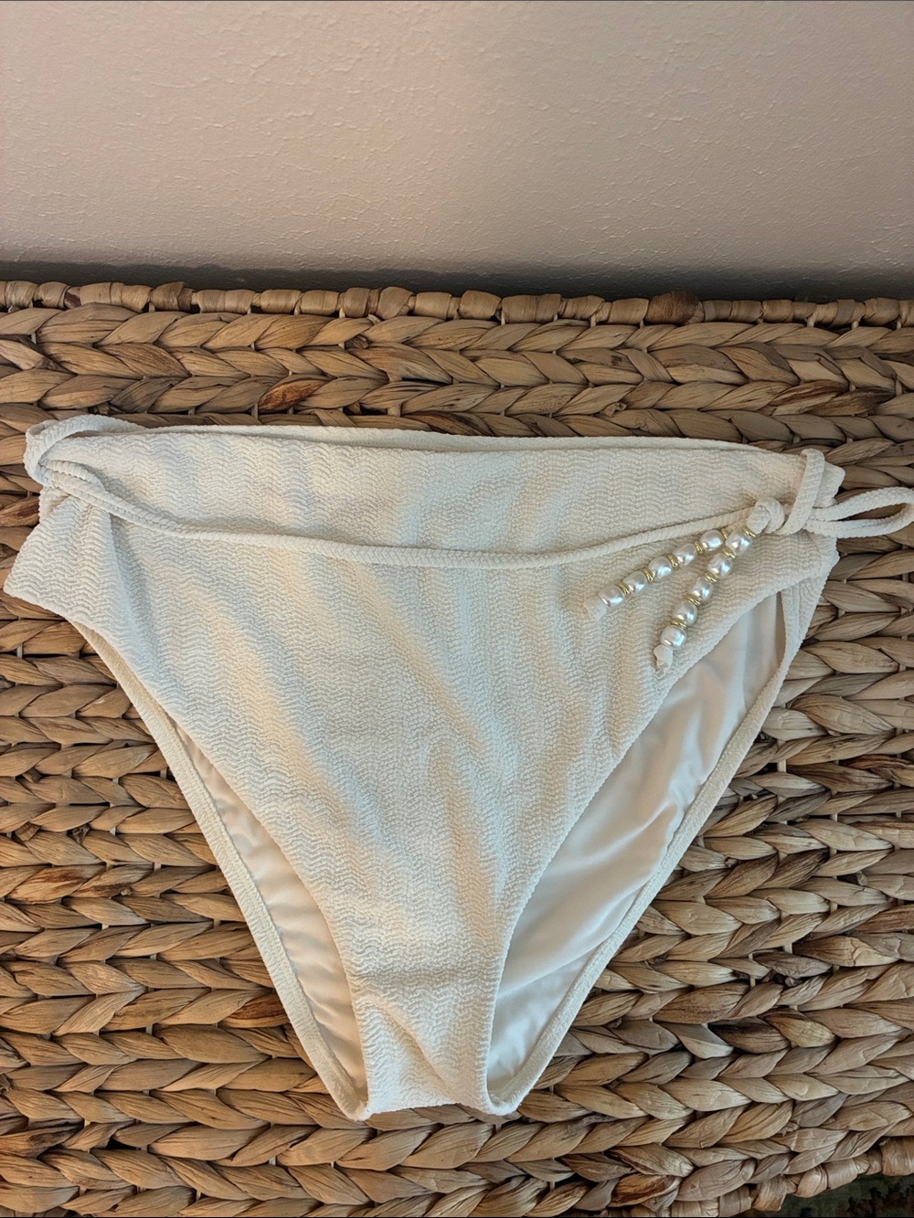 ANTONIO MELANI Cream Textured Seashell, Pearl-Accent Bikini Set - Picture 2 of 5